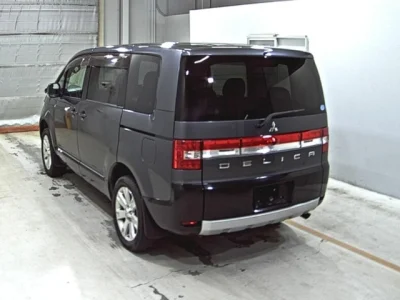 Mitsubishi DELICA D5