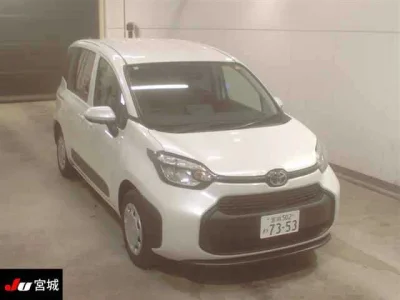 Toyota Sienta