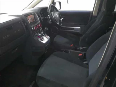 Mitsubishi DELICA D5