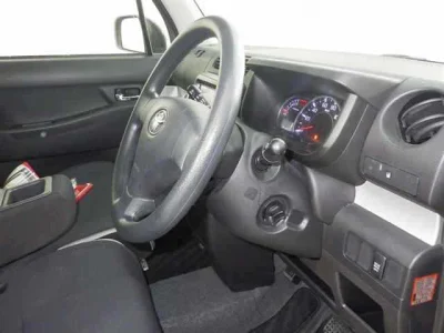 Toyota Pixis Space