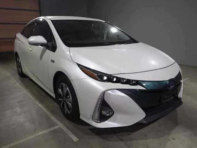 Toyota Prius PHV
