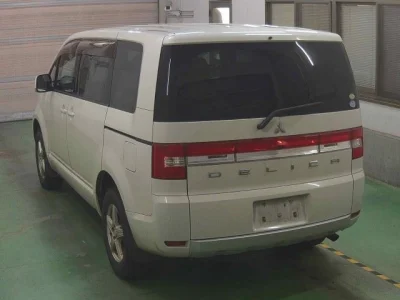 Mitsubishi DELICA D5
