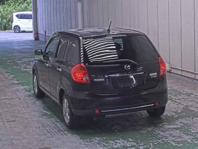 Mazda Verisa