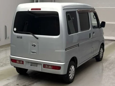 Toyota Pixis Van