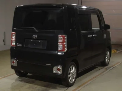 Toyota Pixis Mega