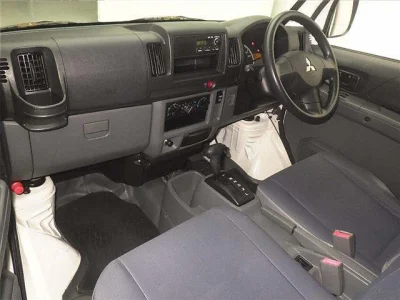 Mitsubishi Minicab Van