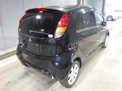 Mitsubishi i
