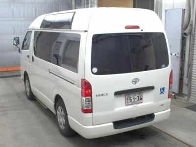Toyota HiAce Van