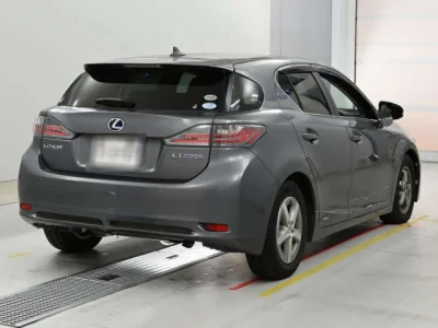 Lexus CT200h