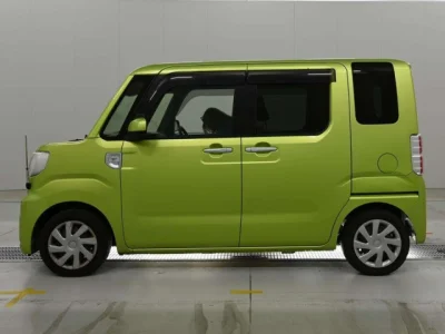 Toyota Pixis Mega