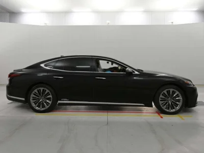 Lexus LS500h