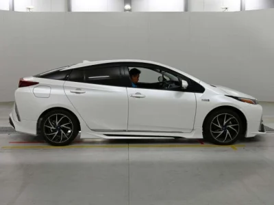 Toyota Prius PHV