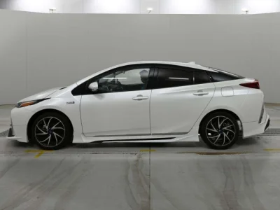 Toyota Prius PHV