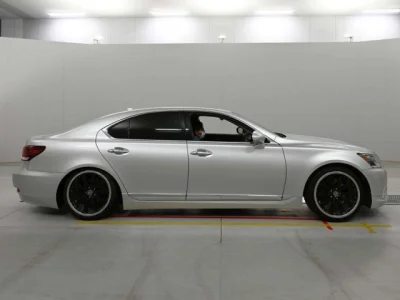 Lexus LS460L