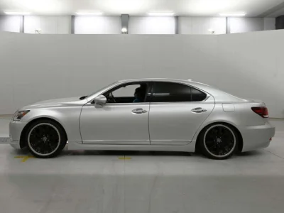 Lexus LS460L