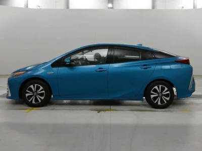 Toyota Prius PHV