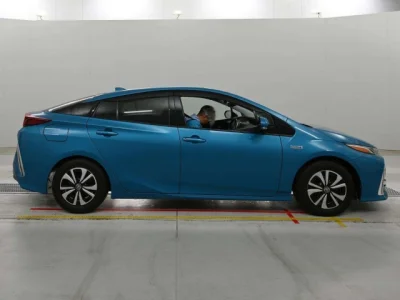 Toyota Prius PHV