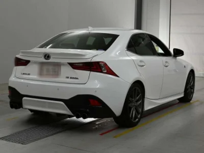 Lexus IS300h