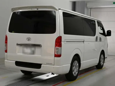 Toyota HiAce Van