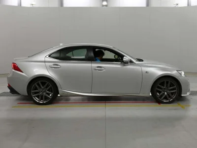 Lexus IS300h
