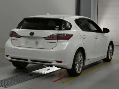 Lexus CT200h