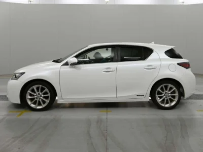 Lexus CT200h