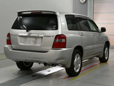 Toyota Kluger V
