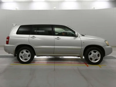 Toyota Kluger V