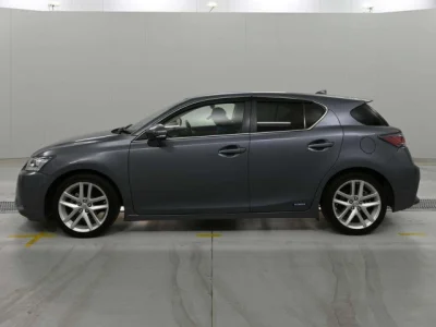 Lexus CT200h