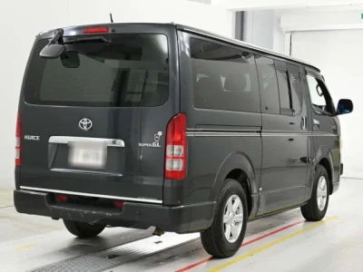 Toyota HiAce Van
