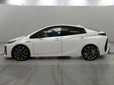 Toyota Prius PHV