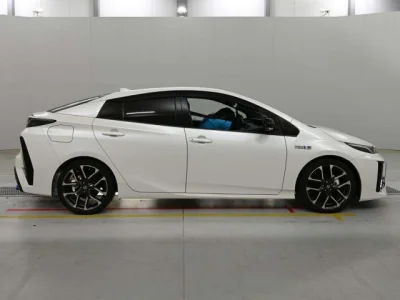 Toyota Prius PHV