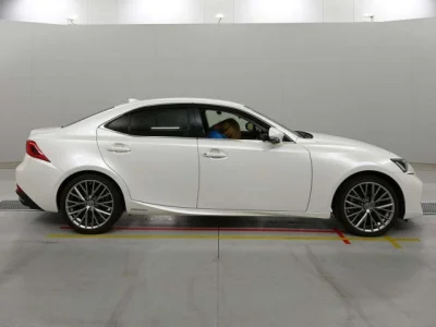 Lexus IS300h