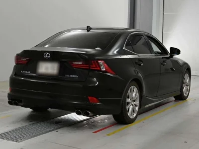 Lexus IS300h