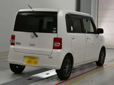 Toyota Pixis Space