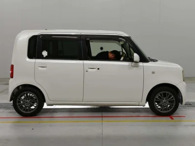 Toyota Pixis Space