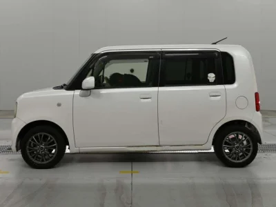 Toyota Pixis Space