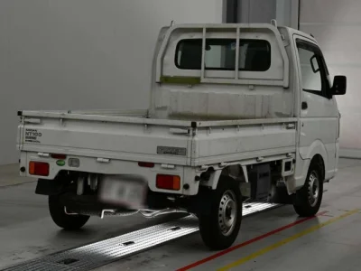 Nissan NT100 Clipper
