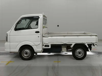 Nissan NT100 Clipper