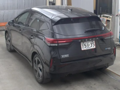 Nissan AURA