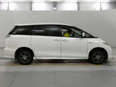 Toyota Estima Hybrid