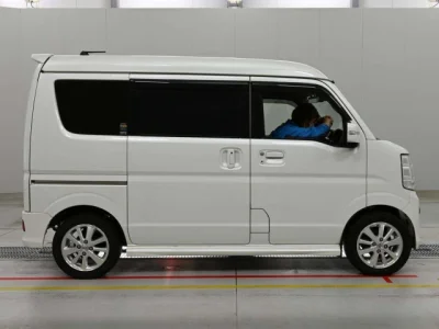 Nissan NV100 Clipper Rio