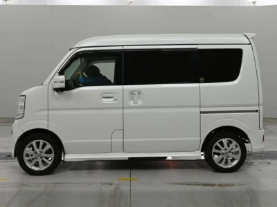 Nissan NV100 Clipper Rio