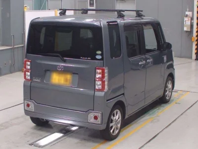 Toyota Pixis Mega