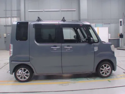 Toyota Pixis Mega