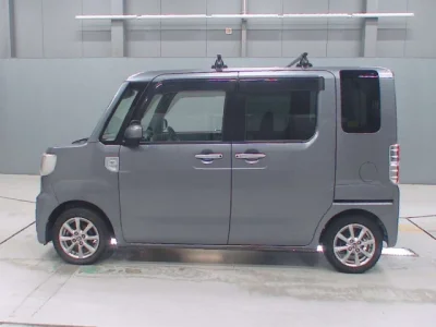 Toyota Pixis Mega