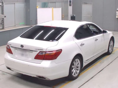 Lexus LS600h