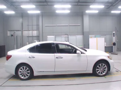 Lexus LS600h