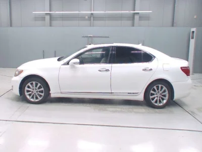 Lexus LS600h
