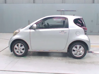 Toyota iQ